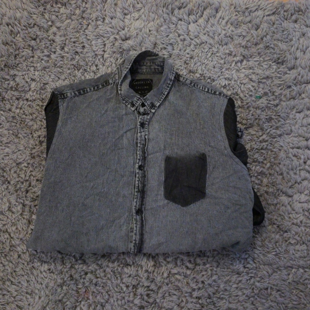 🚫SOLD🚫 Men gray and black button down